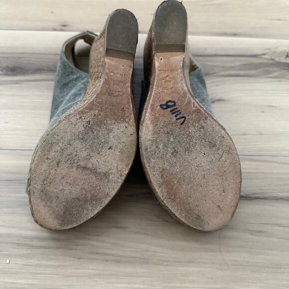 Stuart Weitzman Glover Stretch Wedge Sandal - Picture 6 of 8